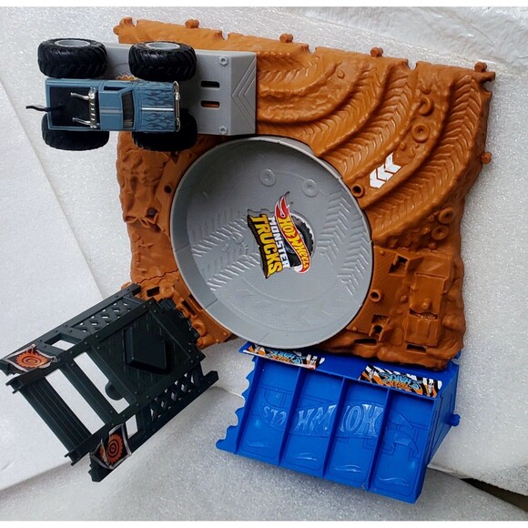 Hot Wheels Tiger Shark Arena Smashers + '68 Chevy Monster Truck Bundle Lot - Picture 7 of 13